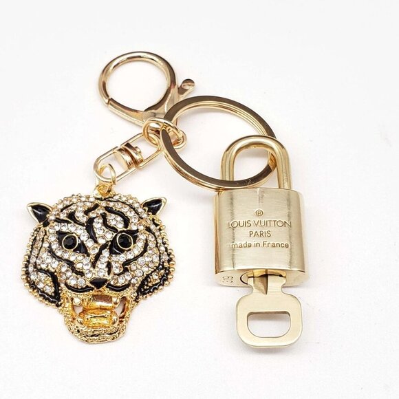 Authentic Louis Vuitton Lock & Key with unbranded Tiger Head Keycharm - Picture 3 of 7